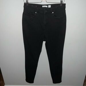 Serra Classic Black Skinny Jeans